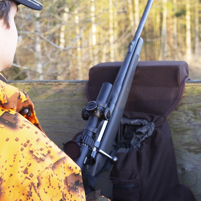 Mjoelner rygsæk - Kanzel vist med riffel