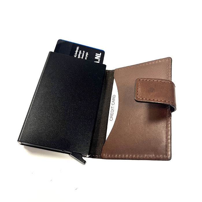 Pengeklip Brown – Det Perfekte Accessory Til Den Stilbevidste åben