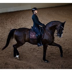 Equestrian Stockholm underlag "Mahogany Glimmer"