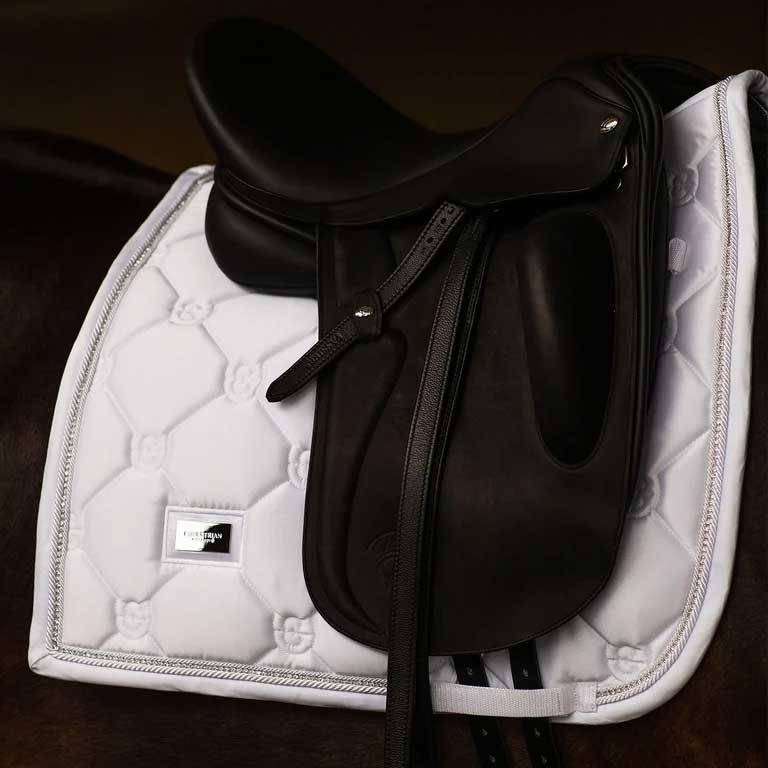 Equestrian Stockholm underlag "Crystal Shine White"