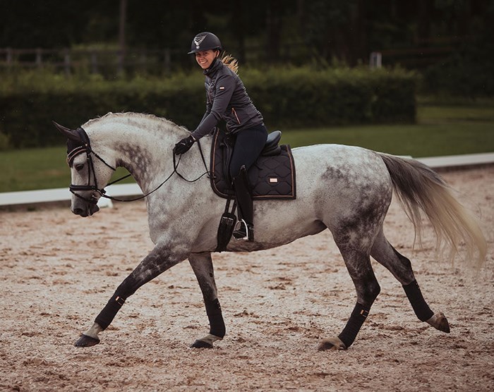 Equestrian Stockholm underlag "Dark Sky"