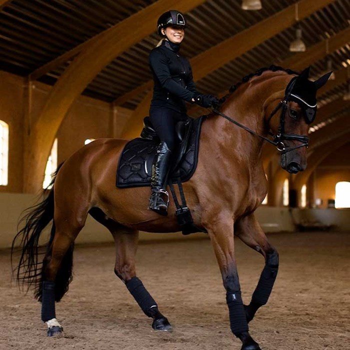Equestrian Stockholm sort glitter underlag set nedefra