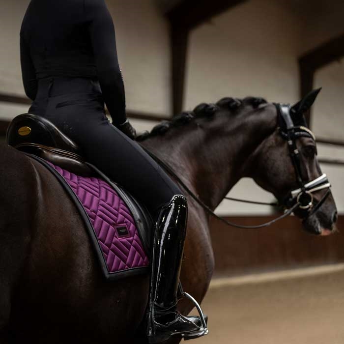 Equestrian Stockholm underlag "Modern Purple Night"