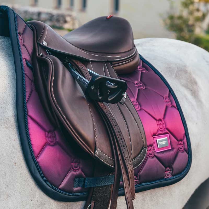 Equestrian Stockholm underlag "Faded Fuchsia"
