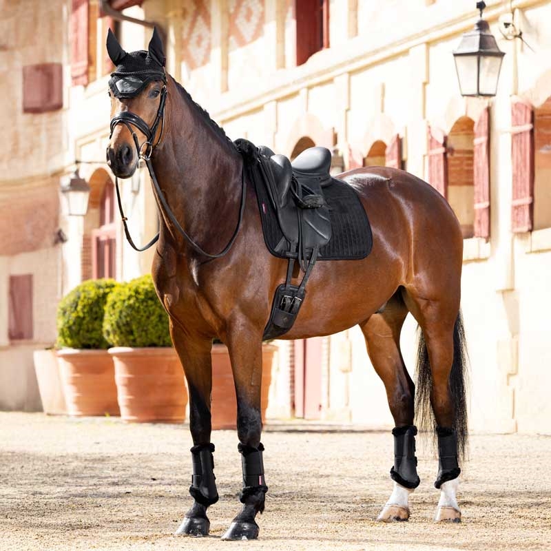 LeMieux Merino+ Half Lined Dressage underlag med lam - sort