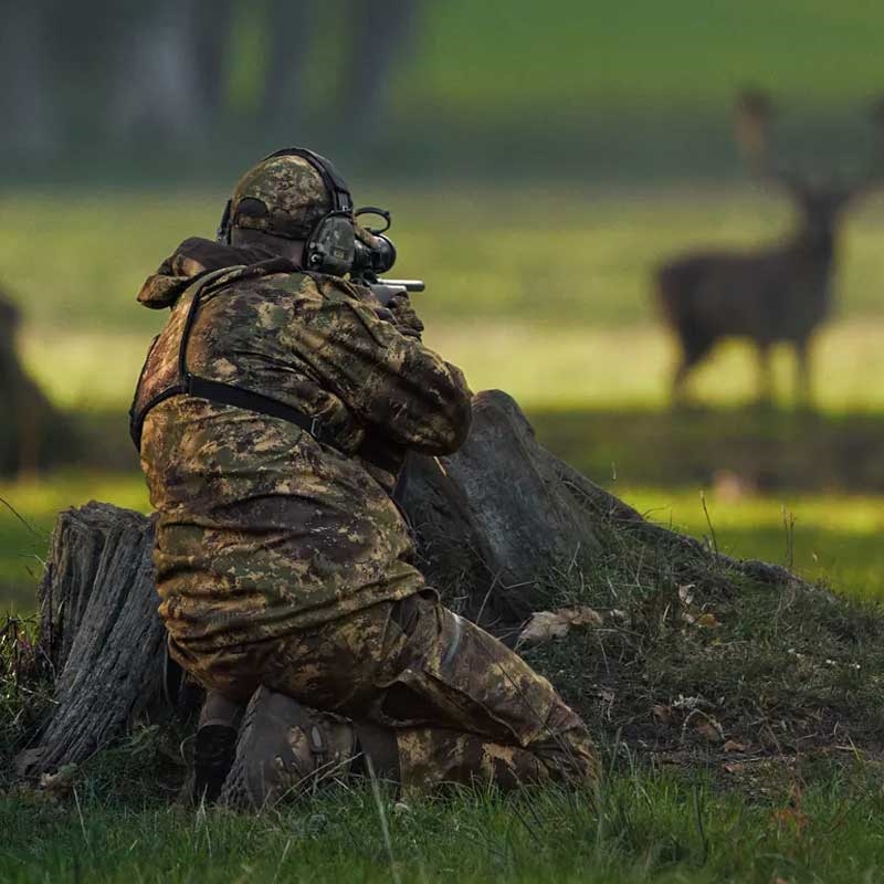 Härkila Deer Stalker camo HWS Jakke på jagt bagfra