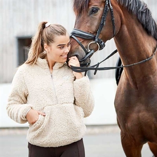 Equipage Joelle teddyfleece på rytter med hest