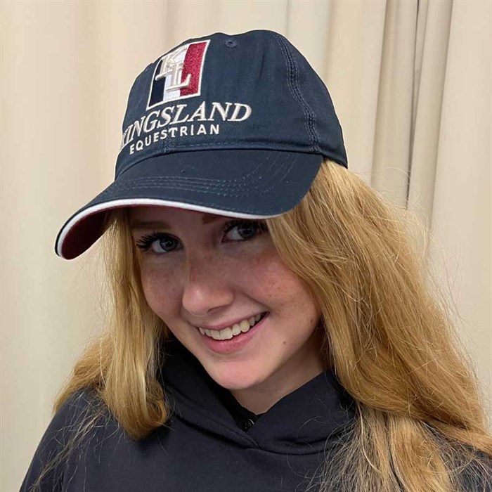 Kingsland Classic cap i navy på model