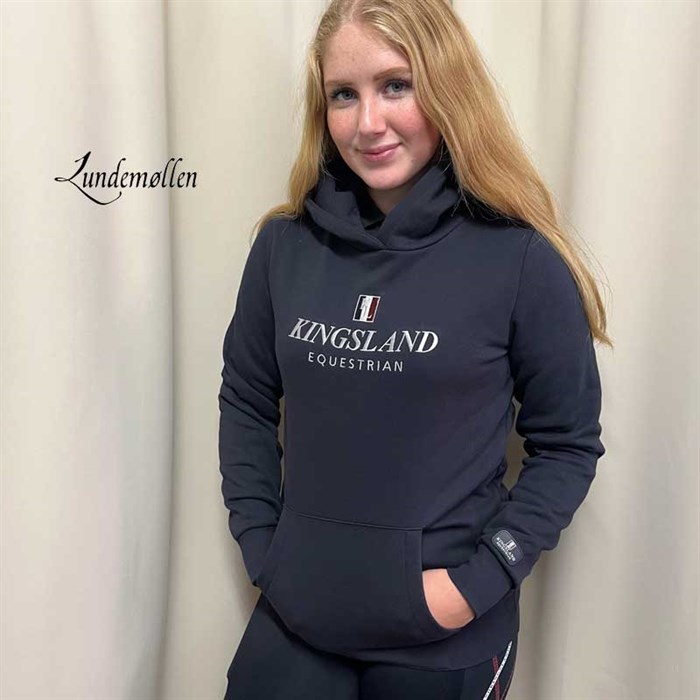 Kingsland Classic Hoodie i navy på model