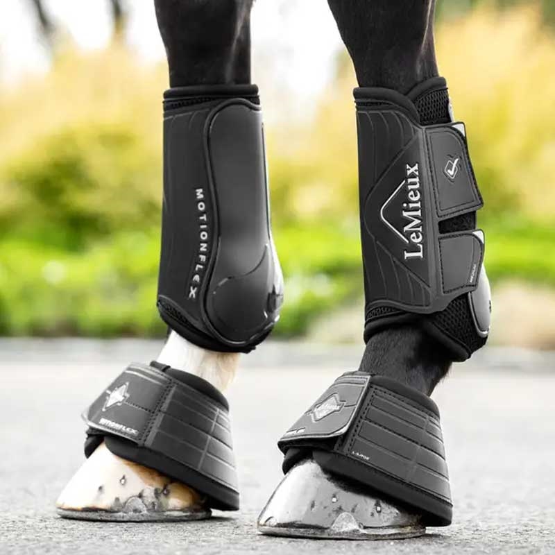 Lemieux dressurgamacher "Motionflex" - Sort - fra siden på hest