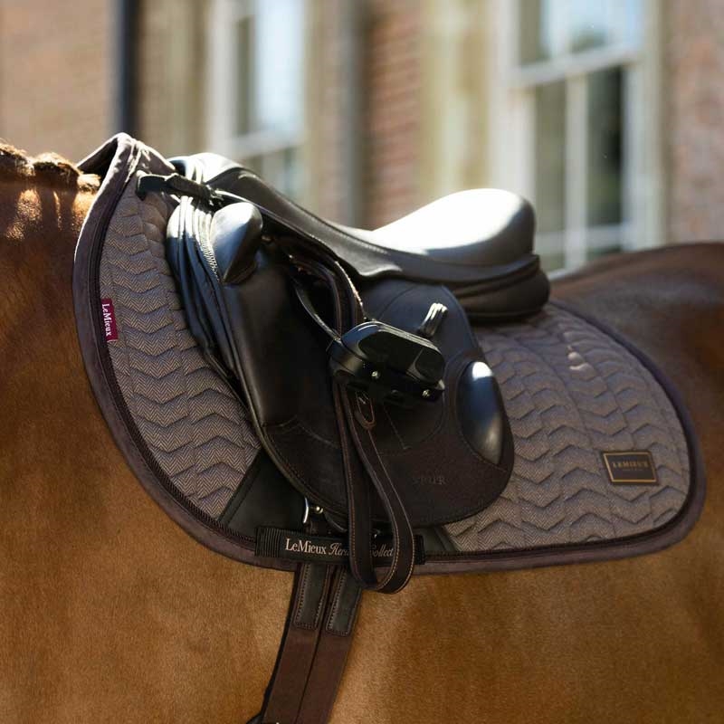 LeMieux Jumping underlag "Heritage Herringbone" - Cocoa