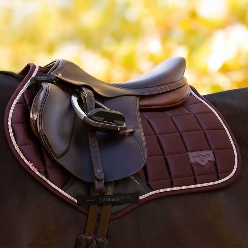 LeMieux Classic Loire Jumping underlag - Damson tæt på