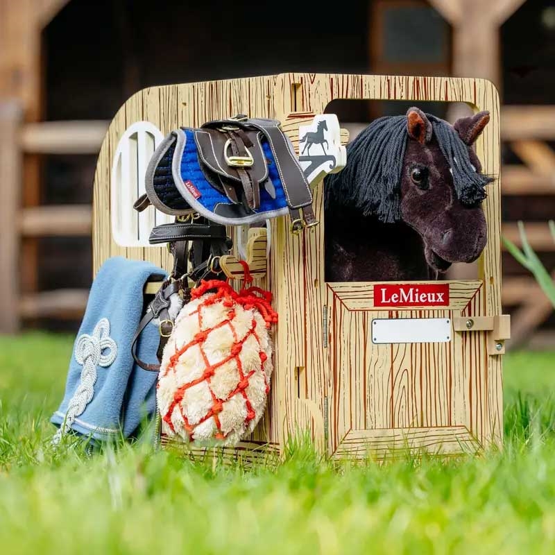 LeMieux "Mini pony" stald - Træ ses i brug
