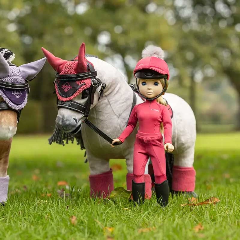 LeMieux "Toy pony rider outfit" - Cranberry på dukke med hest