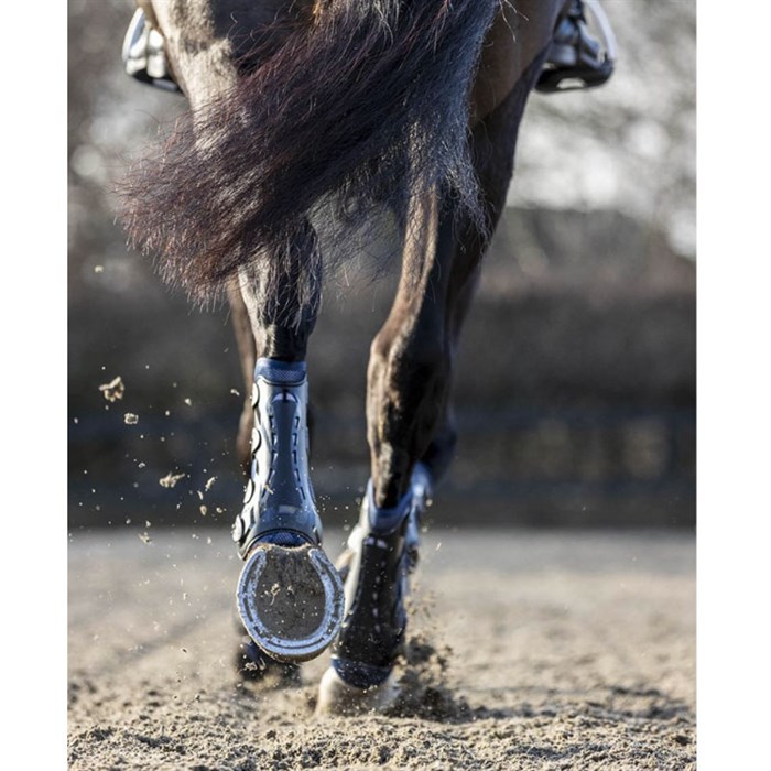 Se hest ride med snug boots fra Lemieux
