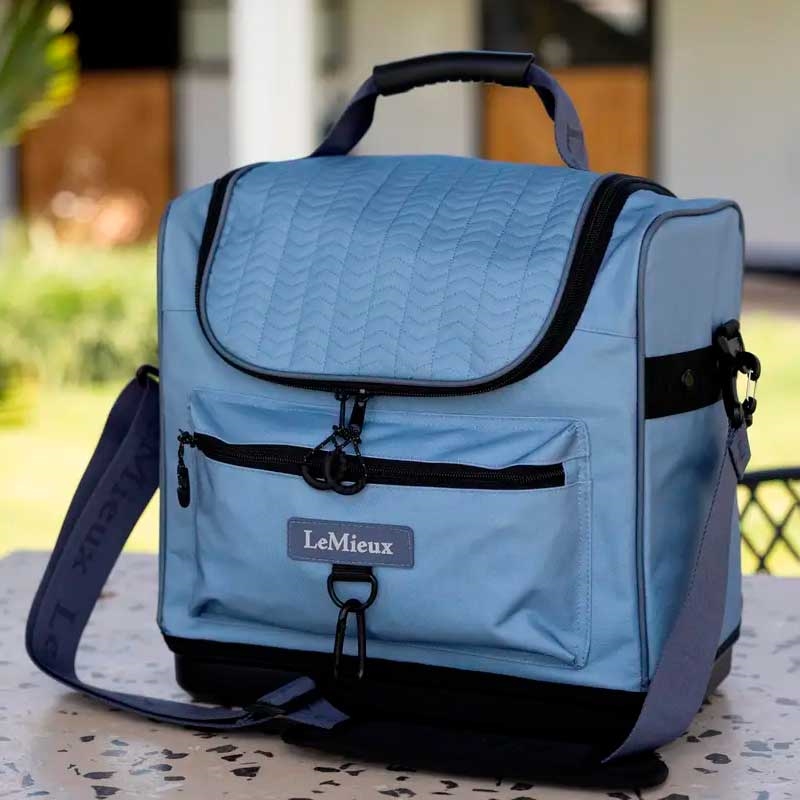 Lemieux "Elite pro" strigletaske - Powder Blue udenfor