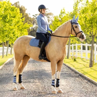 LeMieux Jumping Suede underlag - Powder Blue