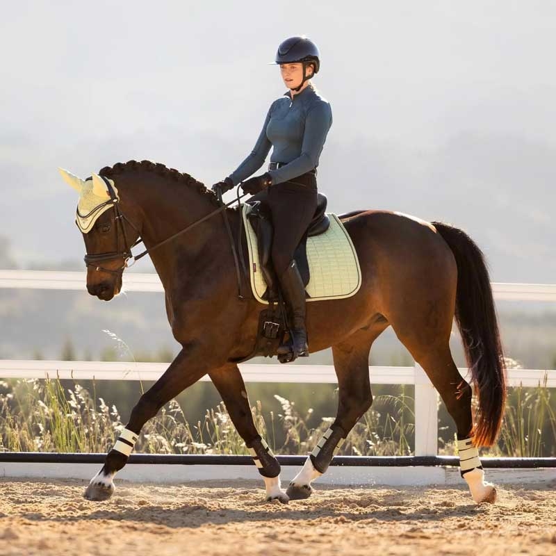 LeMieux Dressage Suede underlag - Macaron