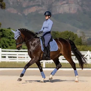LeMieux Dressage Suede underlag - Powder Blue