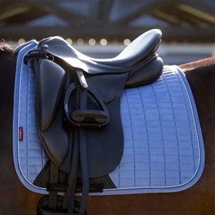 LeMieux Dressage Suede underlag - Powder Blue