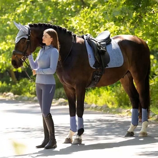 LeMieux Dressage Suede underlag - Powder Blue