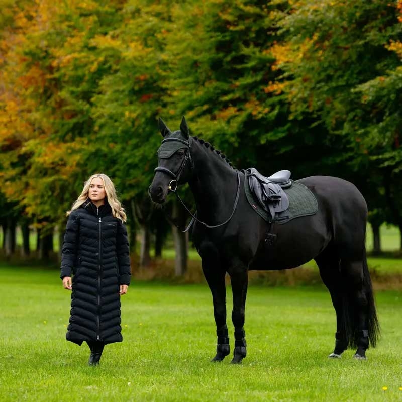 LeMieux "Essence eurojump" underlag - pine green på hest med rytter