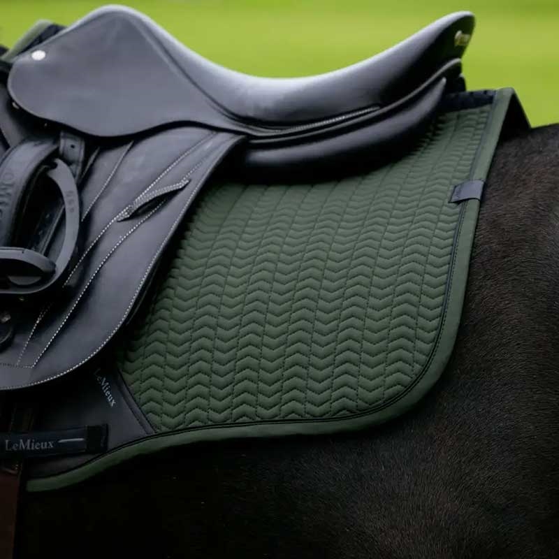 LeMieux "Essence eurojump" underlag - pine green tæt på