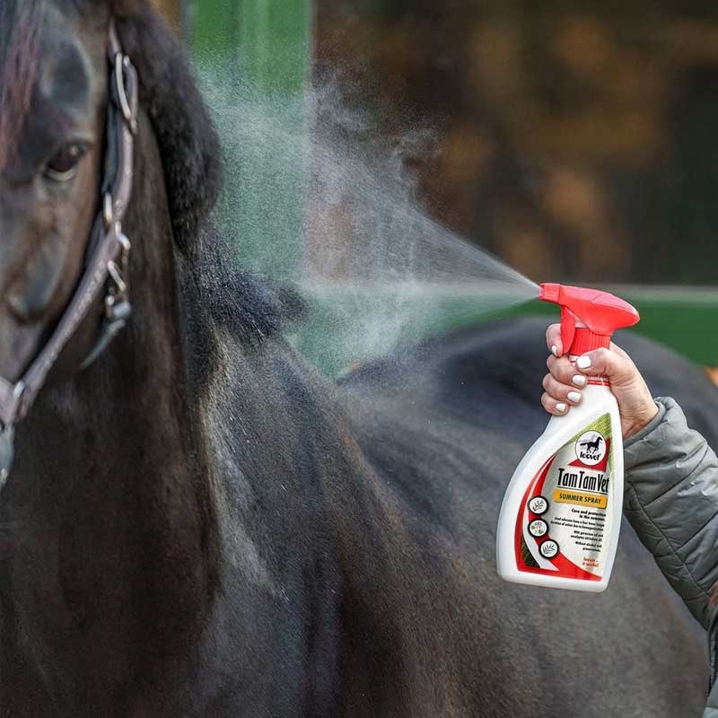 Leovet Tam Tam sommerspray sprayes på hest