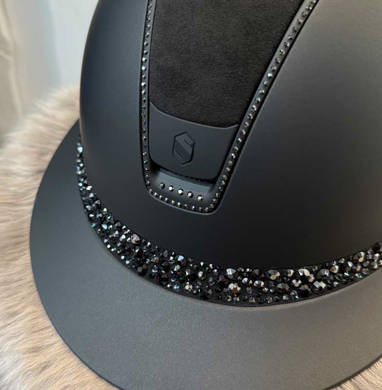 Samshield Miss Shield Shadowmatt 2.0 - sort/matt black m. Alcantara top, Glacier frontbånd + 300 Swarovski