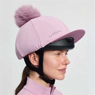 Lemieux hjelmovertræk "Classique Pom Hat Silk" - Fondant