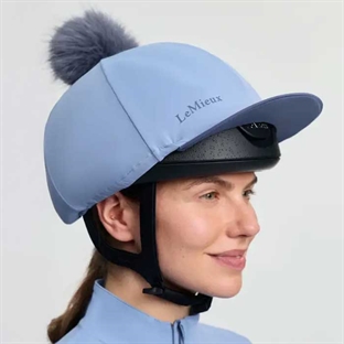 Lemieux hjelmovertræk "Classique Pom Hat Silk" - Powder Blue