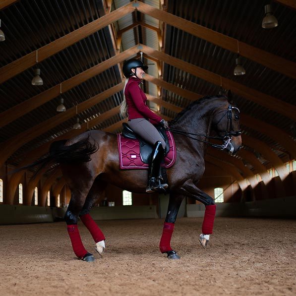 Equestrian Stockholm underlag "Bordeaux"