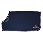 Kingsland Classic Show Rug - fleecedækken i anti peeling fleece i flot navy blå  Køb hos Lundemøllen ✓