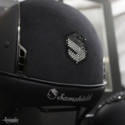 Samshield Shadowmatt ridehjelm med top i Shield Swarovski med logo krystaller