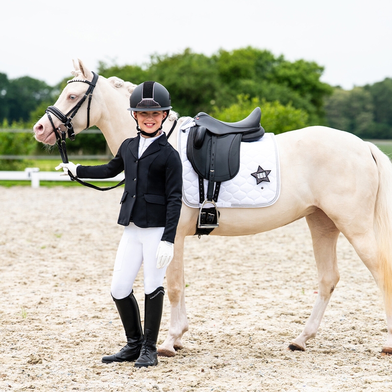 QHP stævnenummer "Jipp Star" - sort/sølv