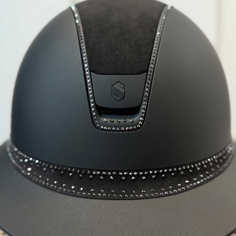 Samshield Miss Shield Shadowmatt 2.0 - sort/matt black m. Alcantara top, Tiara frontbånd + 300 Swarovski