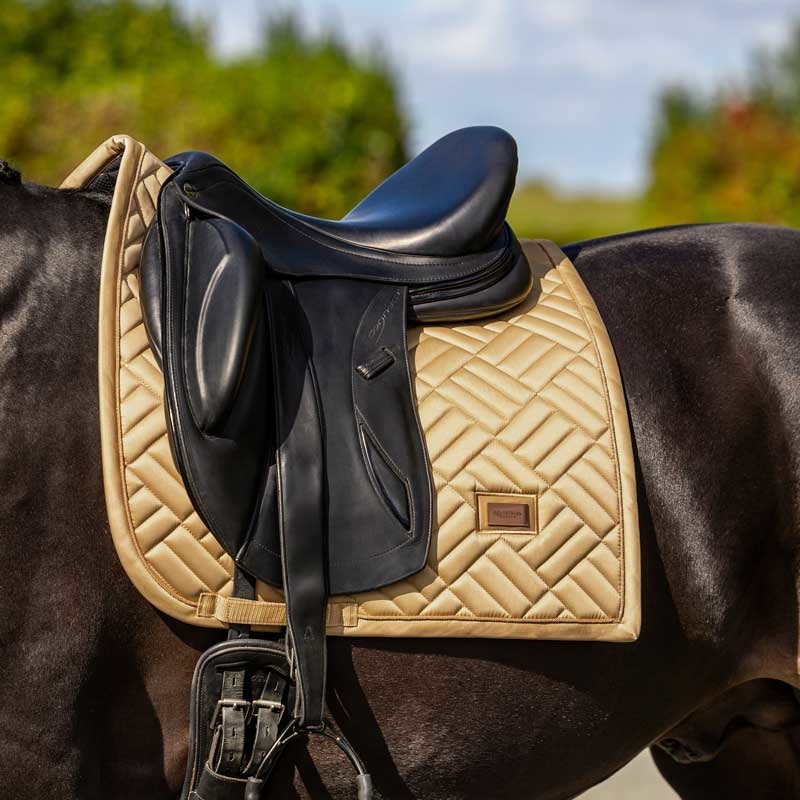 Equestrian Stockholm underlag "Modern Midsummer Glow"