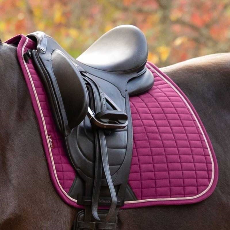 LeMieux Dressage Suede underlag - Blackberry