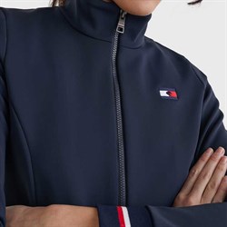 Se den lækre Tommy Hilfiger "Softshell Jacket Performance" - Desert Sky tæt på