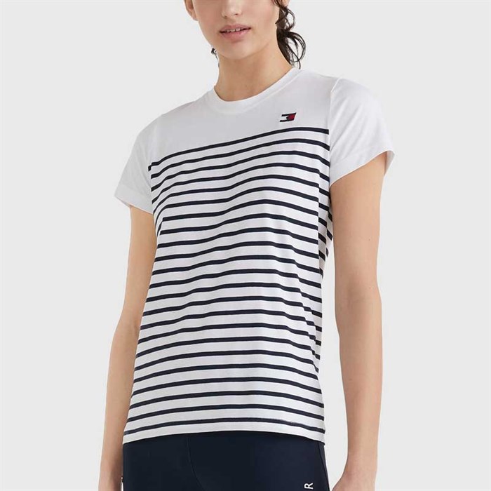 Se den flotte t-shirt fra Tommy Hilfiger Equestrian i partial ribbed forfra