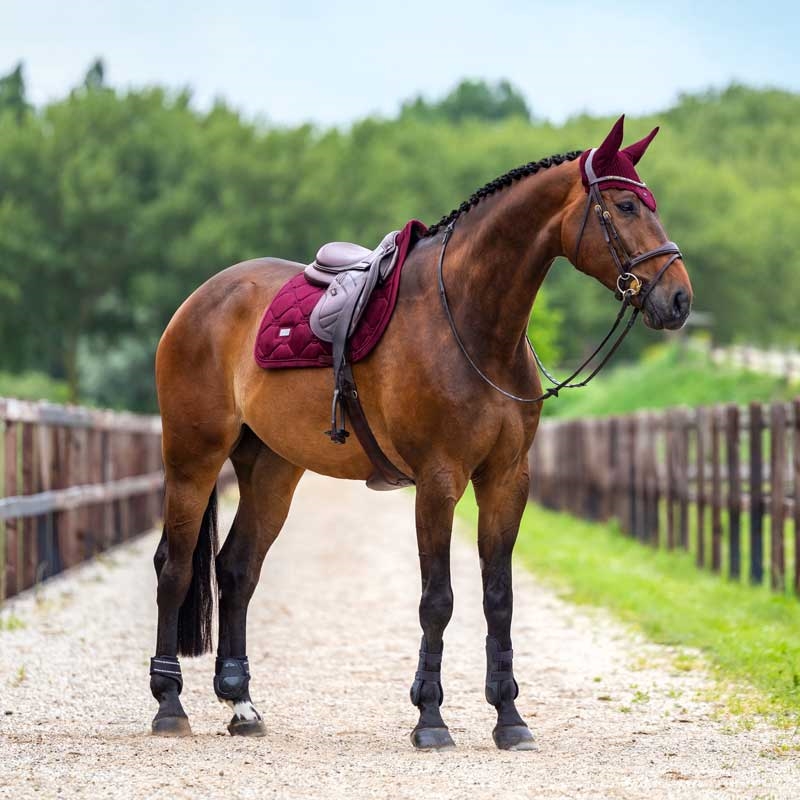 Equestrian Stockholm underlag "Velvet" - Merlot